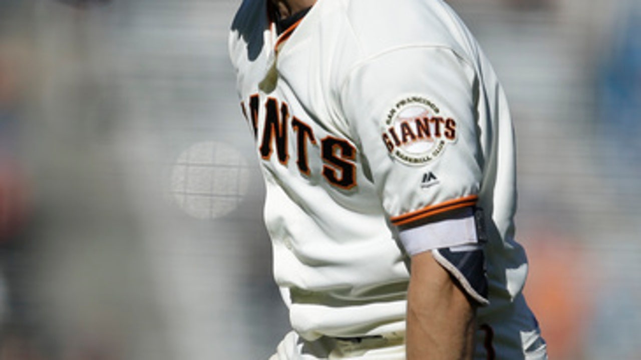 Hundley's single lifts Giants past Padres 5-4 in 12 (Jul 22, 2017)